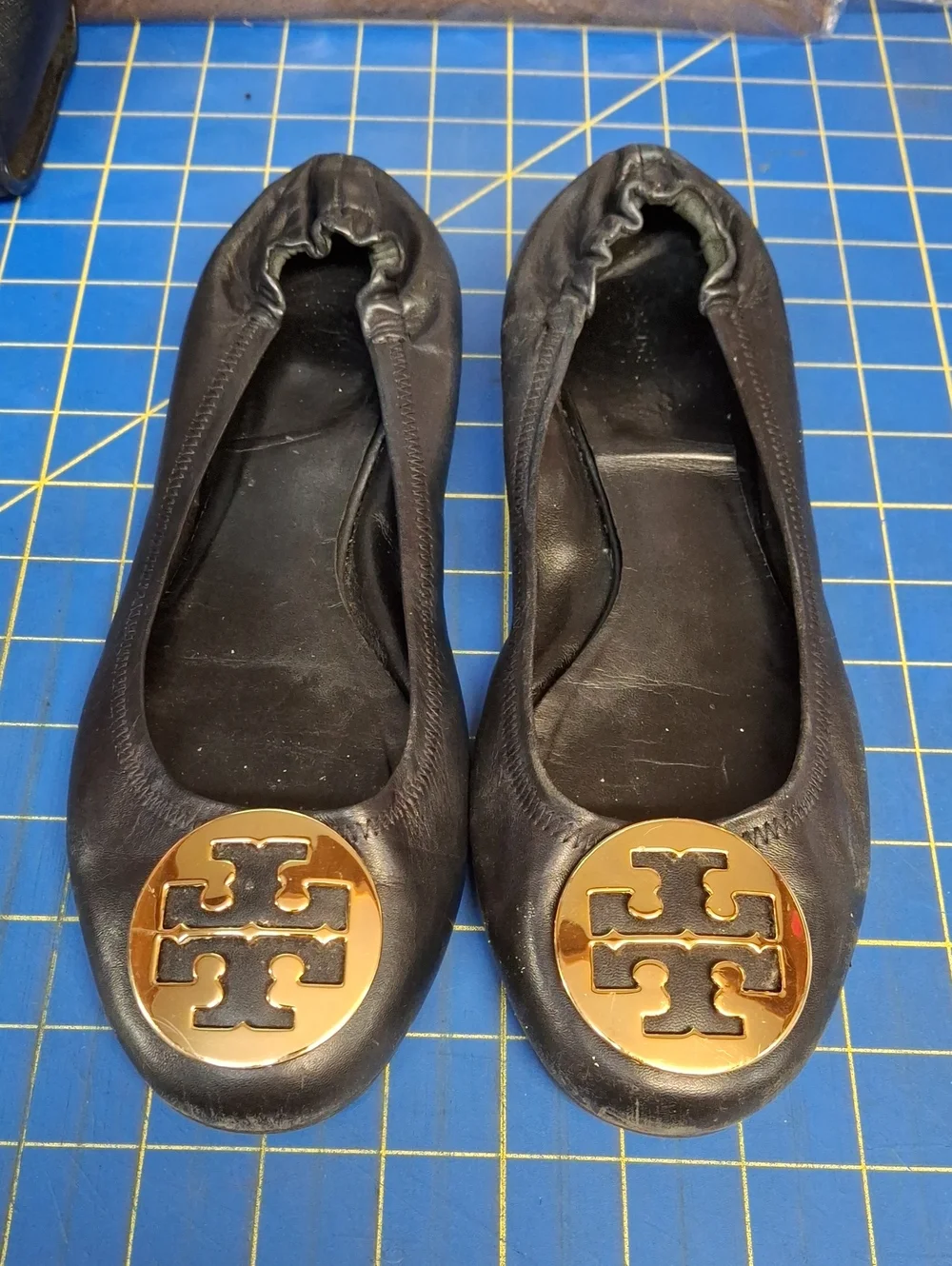 Tory Burch Black Leather Reva Logo Ballet Flats Sz 9.5 Preloved